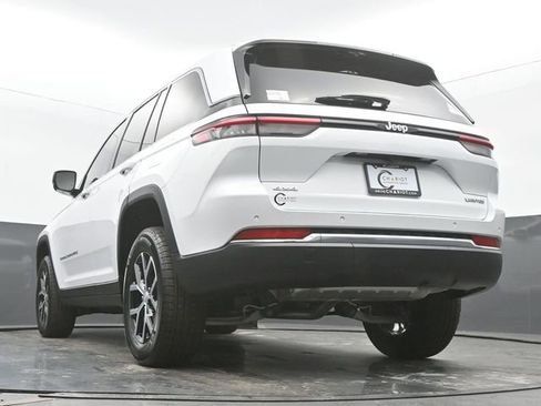 New 2025 Jeep Grand Cherokee Limited w/ Luxury Tech Group II AWD/4WD image 49