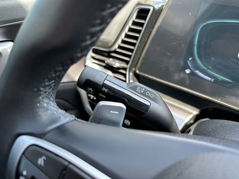 Used 2025 Kia Sportage EX AWD/4WD image 24