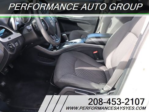Used 2018 Dodge Journey SE image 17