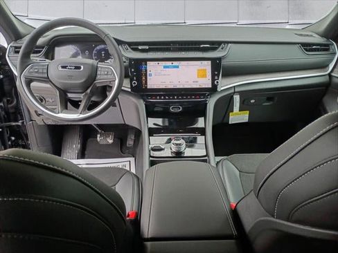 New 2026 Jeep Grand Cherokee Altitude AWD/4WD image 27