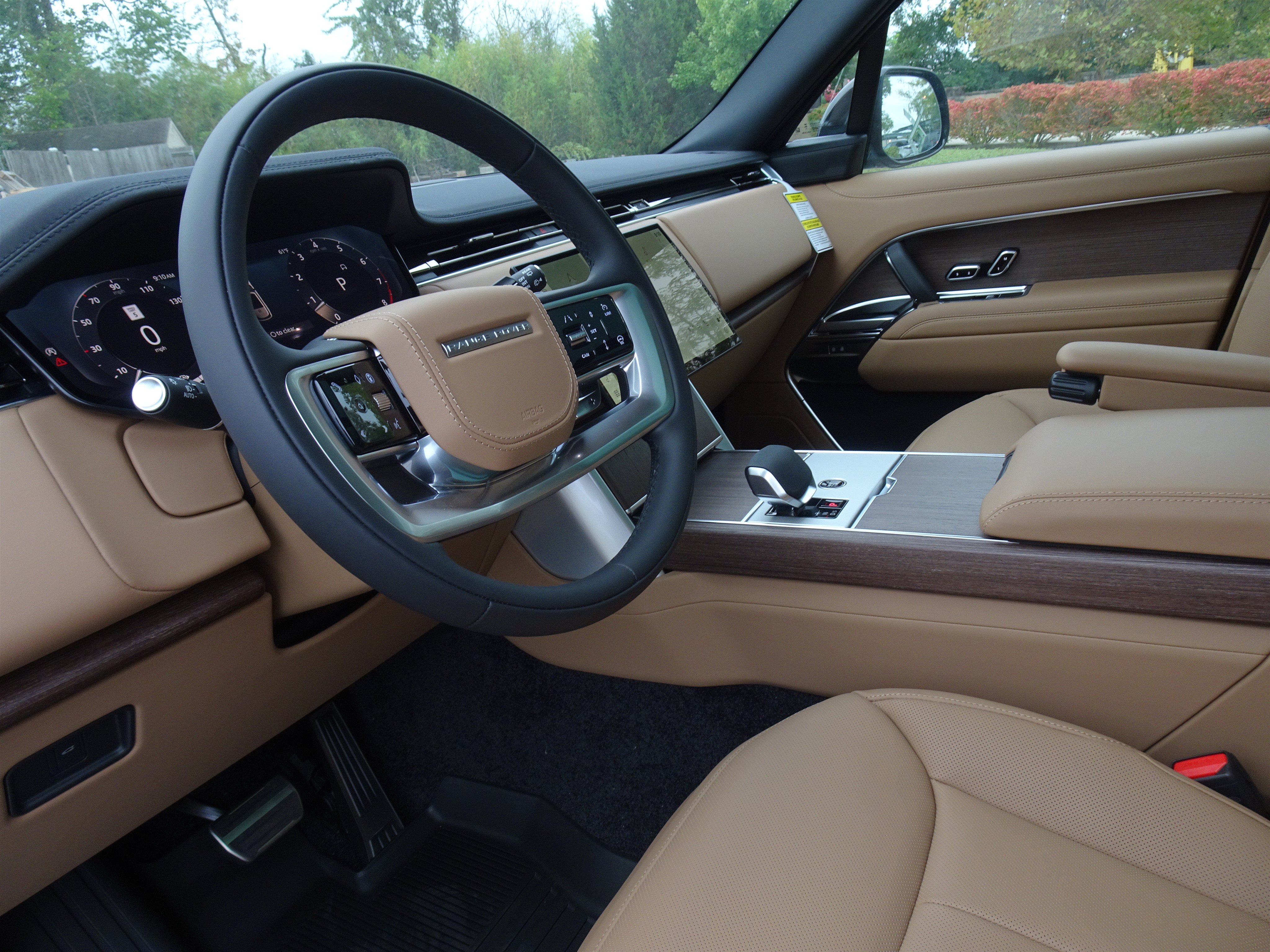 New 2026 Land Rover Range Rover Long Wheelbase SE AWD/4WD image 13