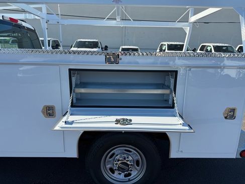 New 2026 Ford F250 XL w/ XL Chrome Package image 13