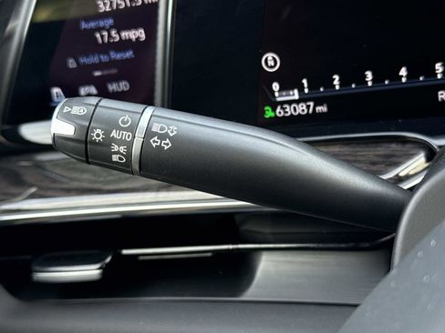 Used 2021 Cadillac Escalade Premium Luxury image 10