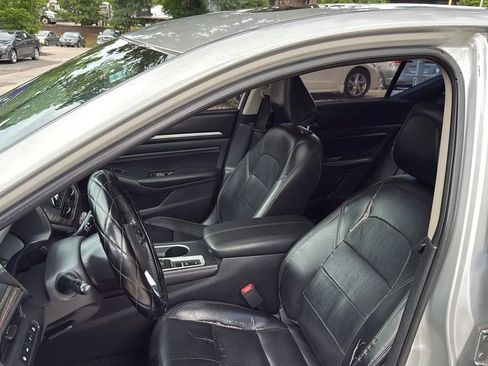 Used 2019 Nissan Altima 2.5 SL FWD image 14