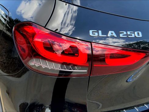 Used 2022 Mercedes-Benz GLA 250 image 28