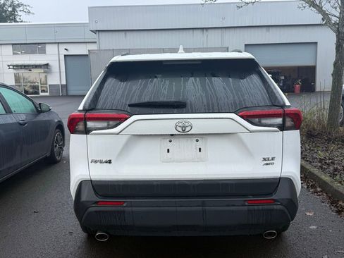 Used 2023 Toyota RAV4 XLE image 4