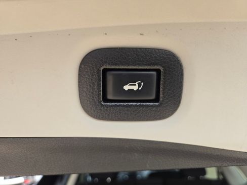 Used 2019 Nissan Rogue SV image 29