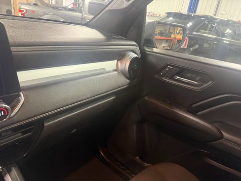 Used 2023 Chevrolet Colorado LT w/ LT Convenience Package II AWD/4WD image 29