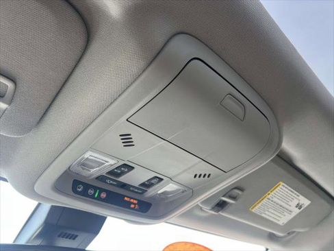 Used 2023 GMC Terrain SLE w/ Driver Convenience Package image 35