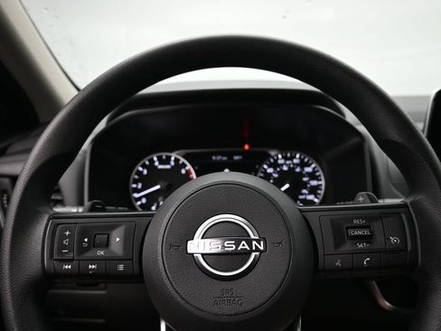 Used 2024 Nissan Rogue S AWD/4WD image 12
