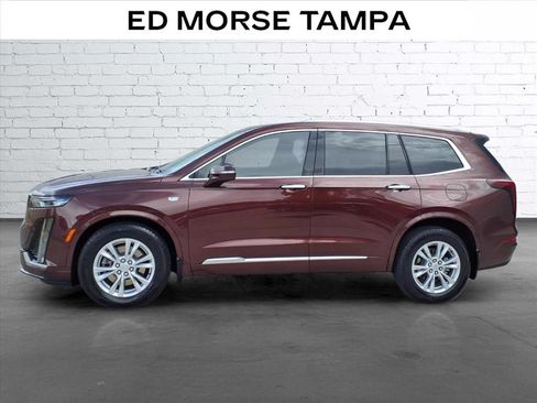 Used 2023 Cadillac XT6 Luxury FWD image 2