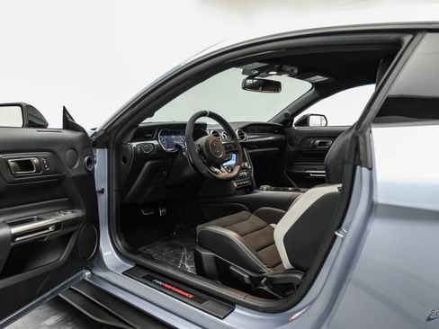 Used 2022 Ford Mustang Shelby GT500 w/ Carbon Fiber Track Pack RWD image 44