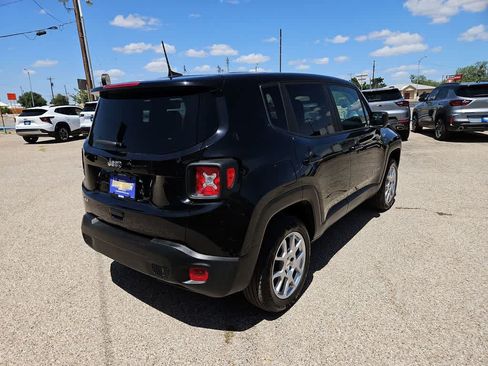 Used 2023 Jeep Renegade Latitude AWD/4WD image 7