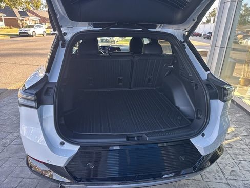 New 2026 Chevrolet Equinox EV LT image 15
