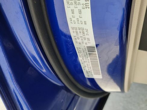 Used 2018 Chrysler Pacifica Touring Plus w/ Tire & Wheel Group FWD image 23