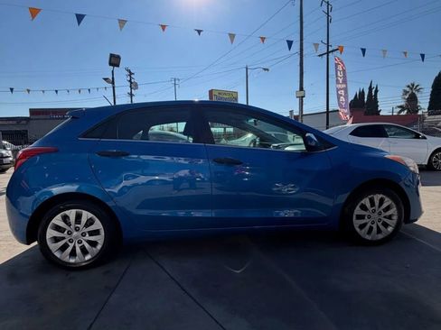 Used 2017 Hyundai Elantra GT image 7