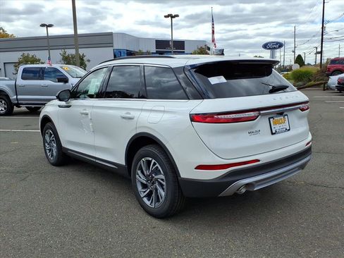 New 2026 Lincoln Corsair Premiere w/ Rear Removable Package Tray image 4