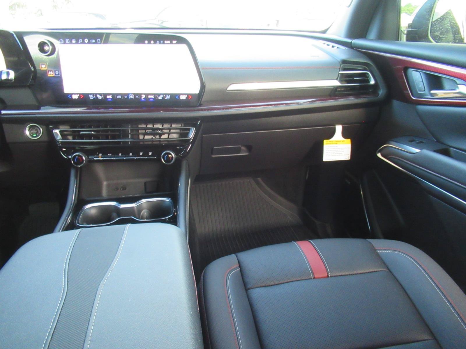 Used 2026 Chevrolet Traverse RS FWD image 15