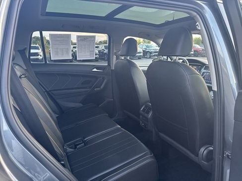 Used 2022 Volkswagen Tiguan SE image 21