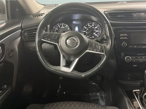 Used 2017 Nissan Rogue SV FWD image 10