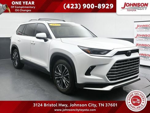 Used 2025 Toyota Grand Highlander AWD Hybrid image 1