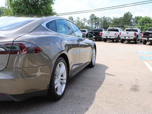 Used 2015 Tesla Model S 70D AWD/4WD image 31