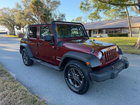 Used 2010 Jeep Wrangler Unlimited Sport image 2