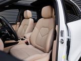 Certified 2024 Porsche Macan image 5