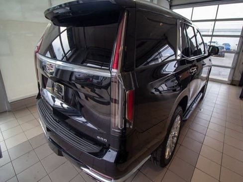 Used 2023 Cadillac Escalade Premium Luxury image 13