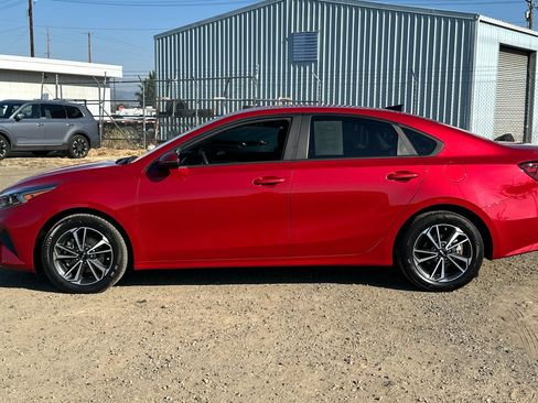 Used 2023 Kia Forte LXS w/ LXS Technology Package FWD image 8