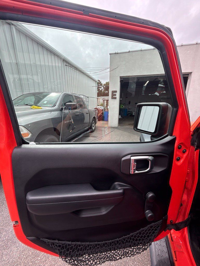 Used 2018 Jeep Wrangler Unlimited Sport AWD/4WD image 11