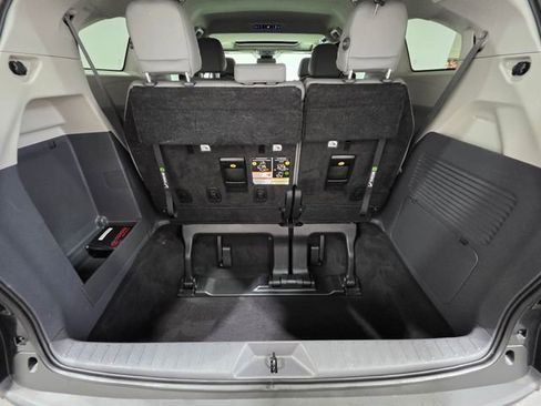 Used 2023 Toyota Sienna XLE FWD image 22