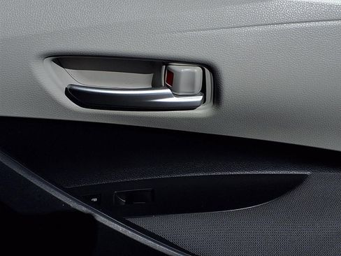 Certified 2021 Toyota Corolla LE image 24