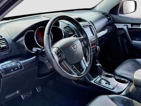 Used 2012 Kia Sorento SX w/ SX Premium Pkg FWD image 3
