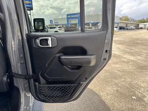 Used 2020 Jeep Wrangler Unlimited Sport image 28