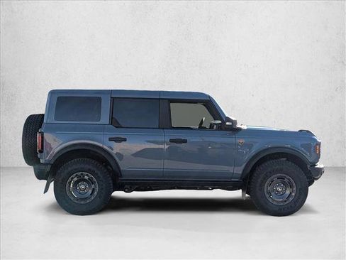 Used 2025 Ford Bronco Badlands image 4
