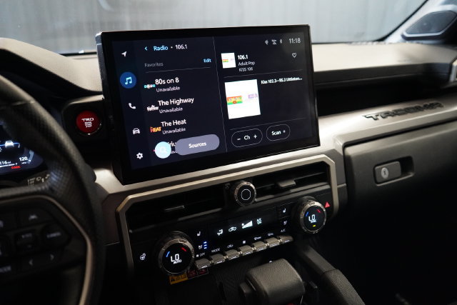 Used 2024 Toyota Tacoma TRD Off-Road w/ TRD Off Road Premium Package AWD/4WD image 25