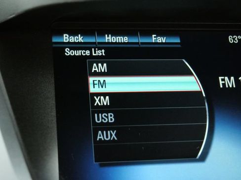 Used 2017 Chevrolet Equinox LS FWD image 24