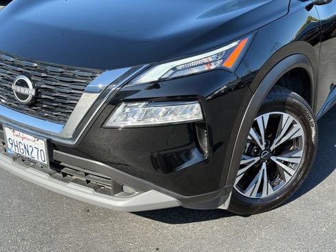 Used 2023 Nissan Rogue SV FWD image 3