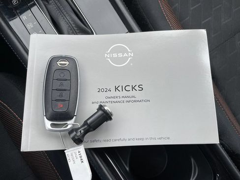 Used 2024 Nissan Kicks SR FWD image 34