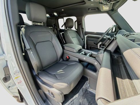 New 2026 Land Rover Defender 110 S AWD/4WD image 15