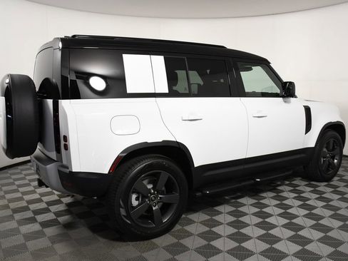 Used 2025 Land Rover Defender 110 S image 7