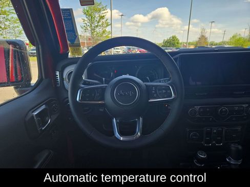 Used 2024 Jeep Wrangler Unlimited Sahara w/ Technology Group AWD/4WD image 16
