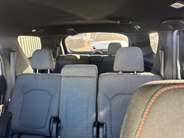 Used 2025 Honda Pilot Sport image 10