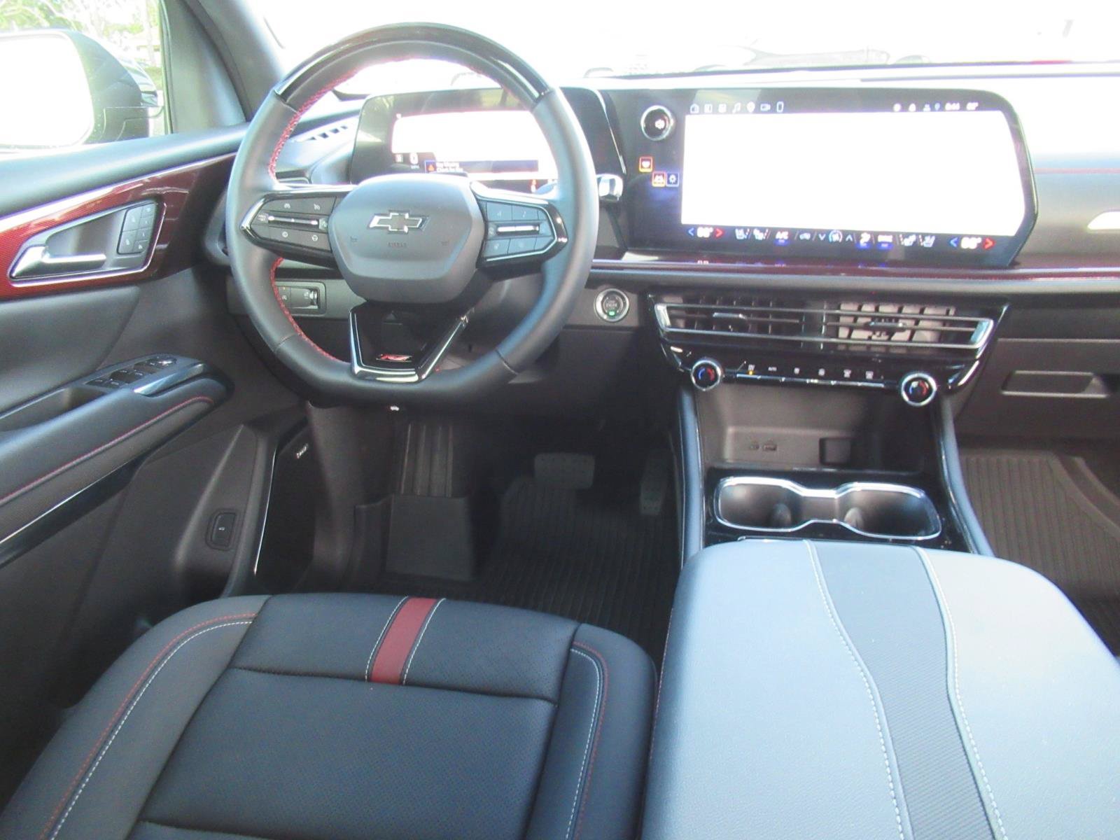 Used 2026 Chevrolet Traverse RS FWD image 14