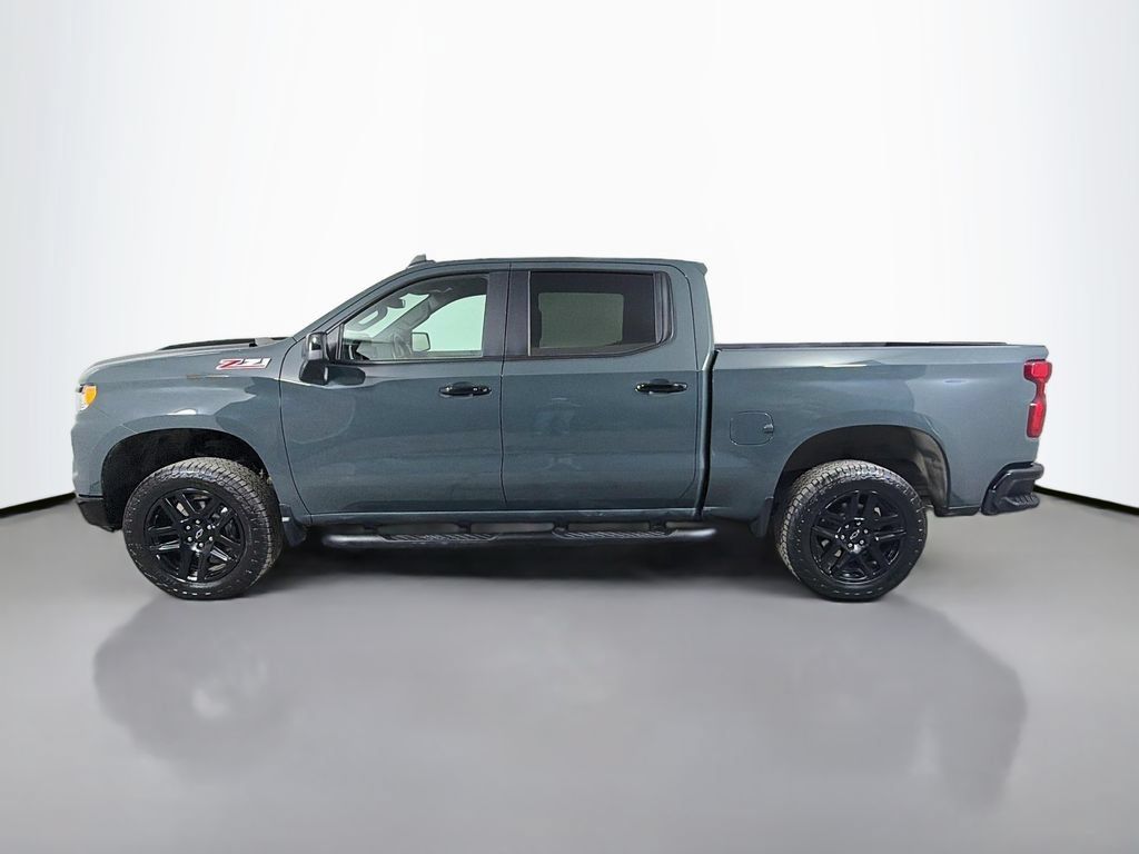 Used 2025 Chevrolet Silverado 1500 LT Trail Boss w/ Convenience Package II AWD/4WD image 9