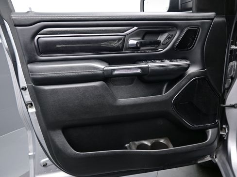 Used 2022 RAM 1500 Limited AWD/4WD image 9