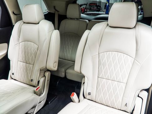 Used 2023 Buick Enclave Avenir image 40