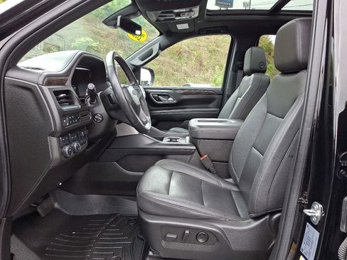 Used 2022 Chevrolet Tahoe Z71 w/ Luxury Package image 16