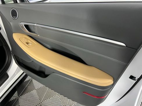 Used 2023 Hyundai Sonata Limited image 35